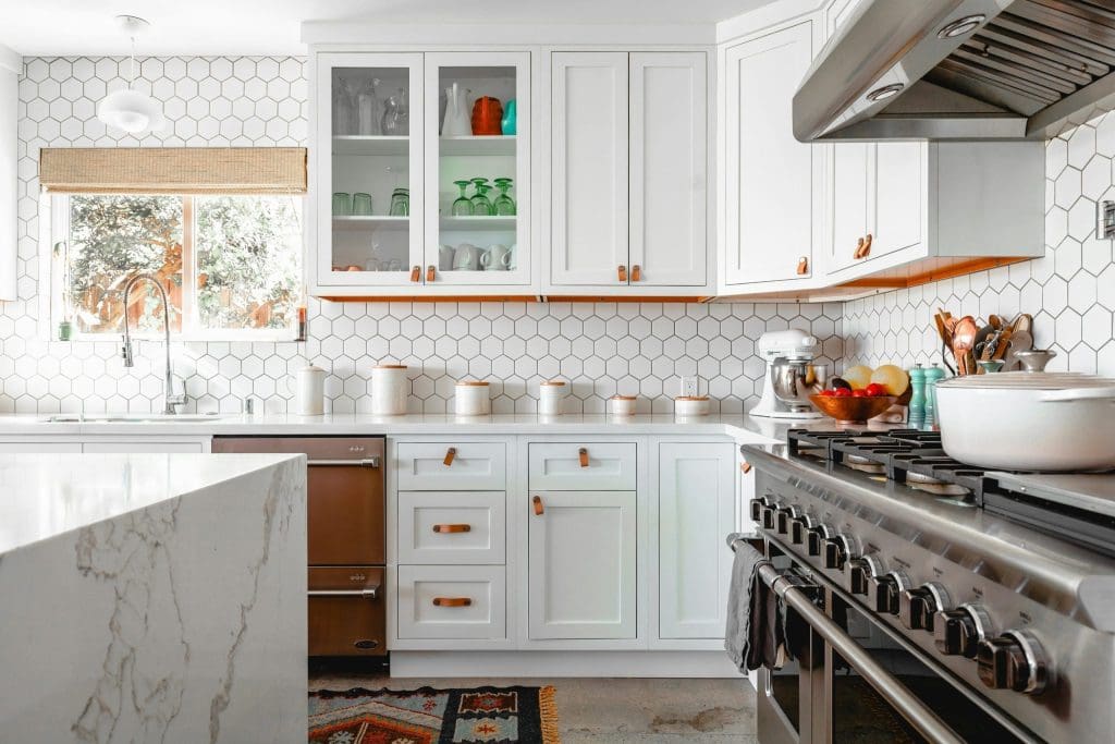 découvrez notre sélection de meubles de cuisine pour une organisation optimale et un design élégant. qualité et fonctionnalité garanties avec nos armoires de cuisine.