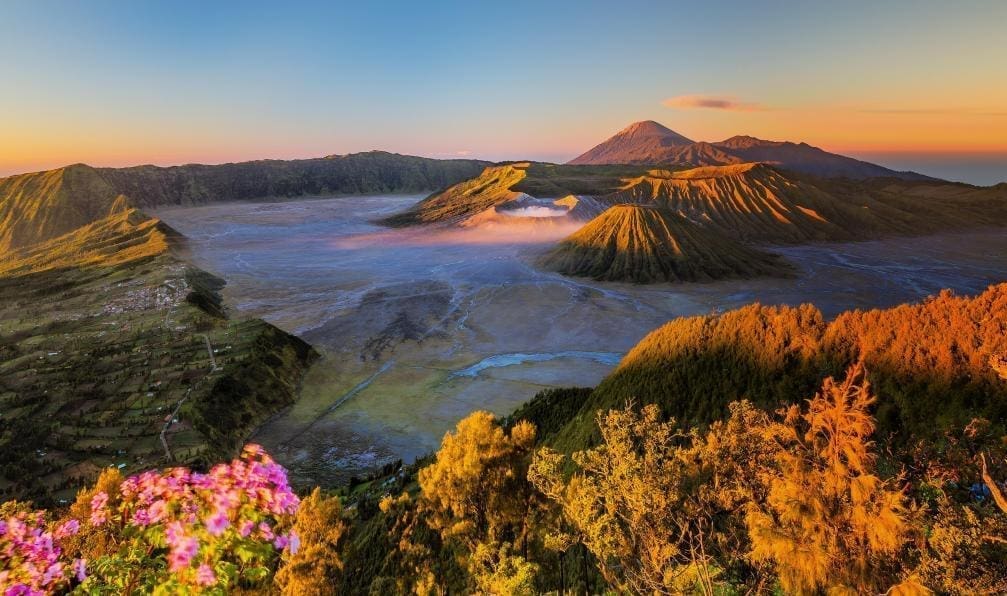 découvrez l'île de java en 2025 : un voyage unique entre richesse culturelle et paysages naturels époustouflants.